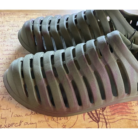 OT Revolution Mens Green Tie Dye Garden or Swim Sandals Men M 10-11 - Picture 2 of 10